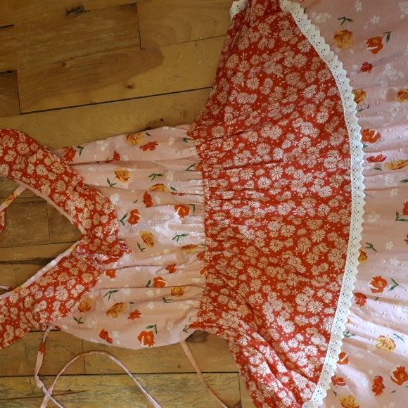 Open back dress - Picture 2 of 4